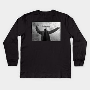 The prayerful man Kids Long Sleeve T-Shirt